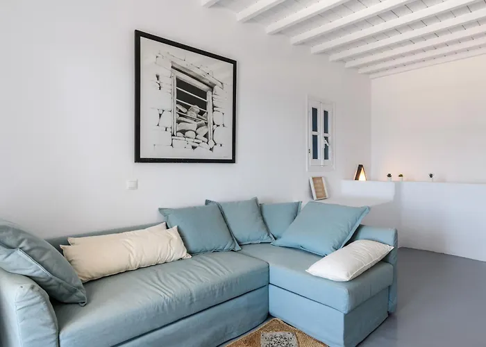 Semesterbostad Emerald Bay 4br With Pool By Lia Kalafati