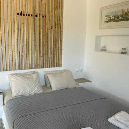 Emerald Bay 4br With Pool By Lia Kalafatis