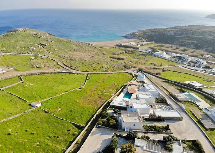 Emerald Bay 4br With Pool By Lia Kalafati